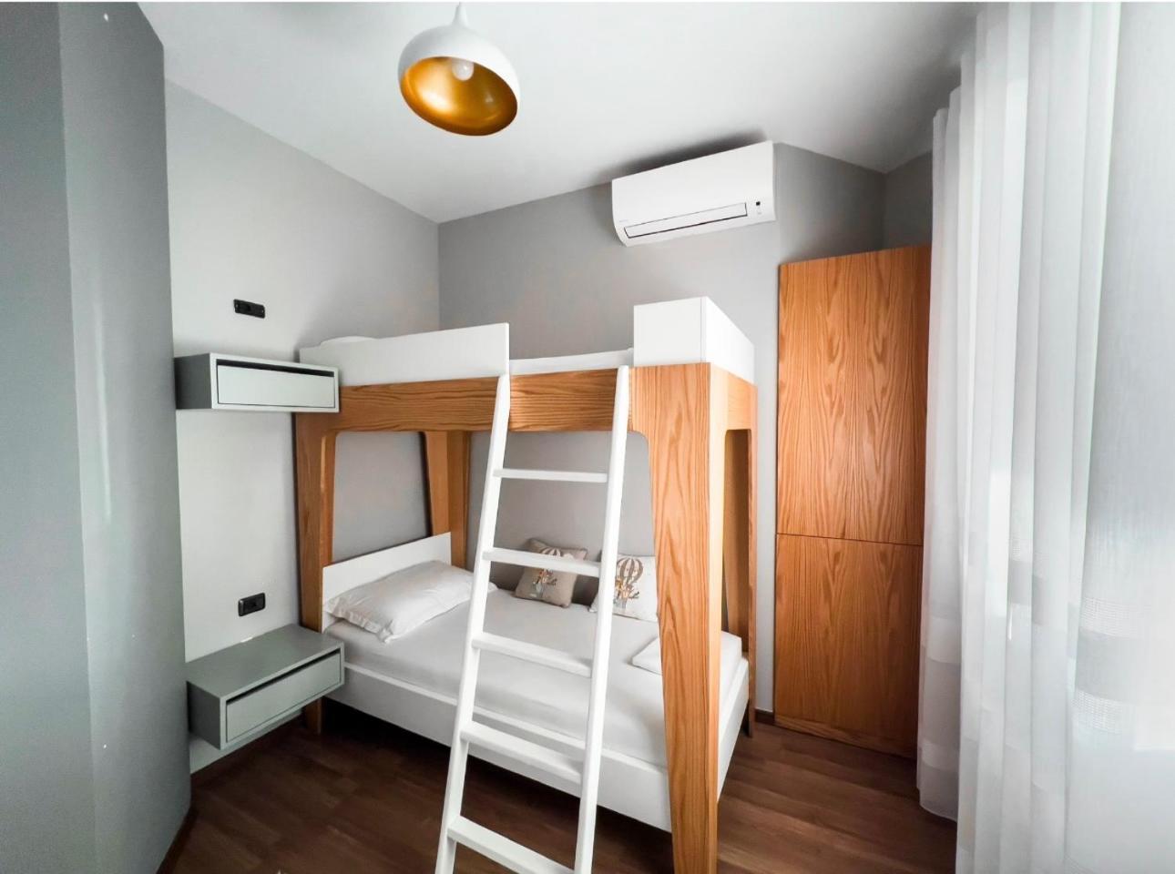 Marlis' Home Golem  Kültér fotó